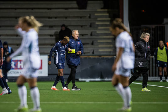 FC Rosengårds Halimatu Ibrahim Ayinde lämnar planen