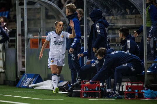 Djurgårdens Tilde Lindwall lämnar planen