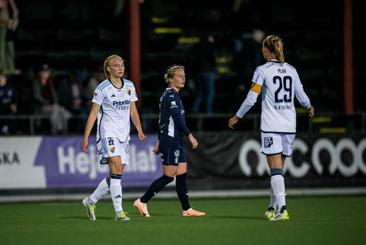 Djurgårdens Stinalisa Johansson och FC Rosengårds Emilia