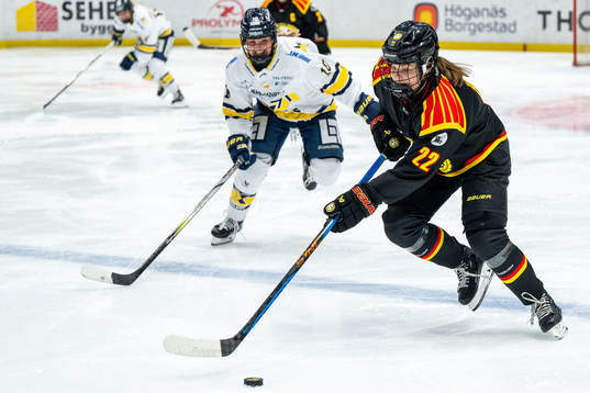 HV71s Tea Løkke Nyberg och Brynäs Hanna Thuvik