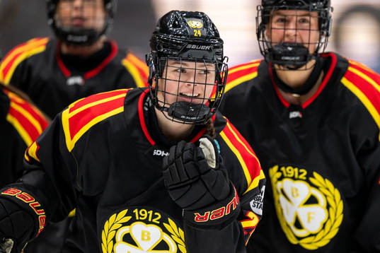 Brynäs Sara Cajanova jublar
