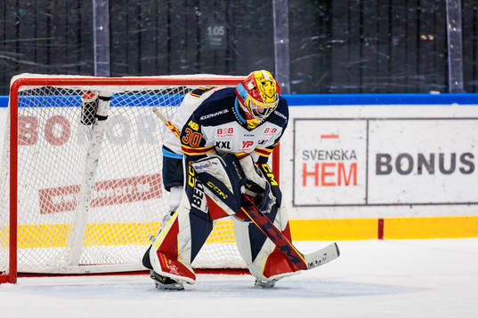 Djurgårdens målvakt Hugo Hävelid deppar