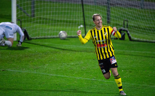 IFK Hässleholms Robin Strömberg har gjort 0-1 i matchen i