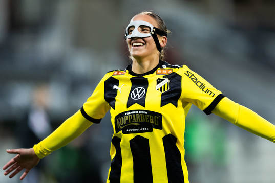 Häckens Rusul Rosa Kafaji jublar