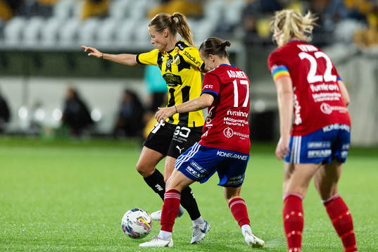 Häckens Anna Anvegård och Vittsjös Kayla Adamek
