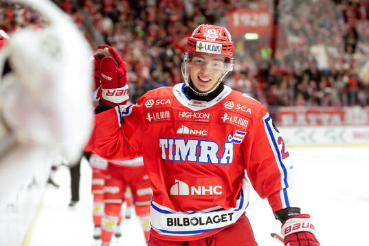Timrås Oliver Johansson jublar