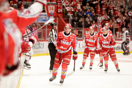 Timrås Oliver Johansson jublar