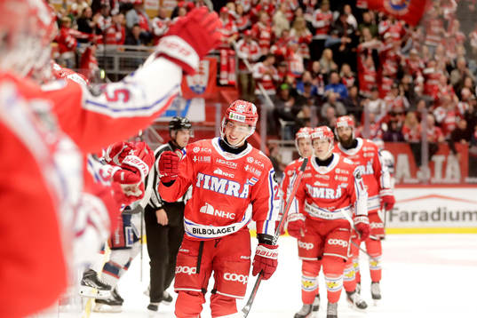Timrås Oliver Johansson jublar