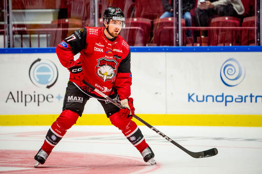 Malmö Redhawks Johan Ivarsson värmer upp innan