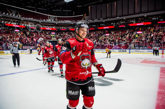 Malmö Redhawks Teemu Kivihalme jublar