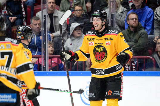 Luleås Oscar Eklind jublar