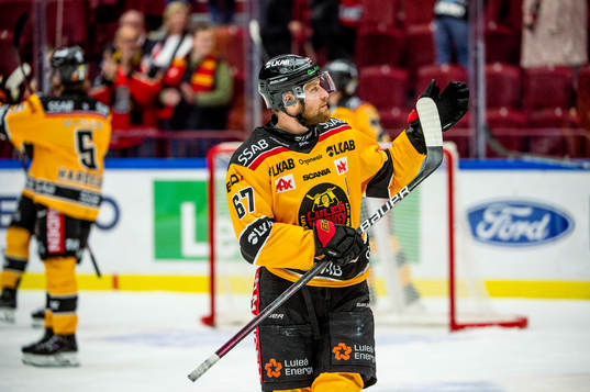 Luleås Linus Omark jublar