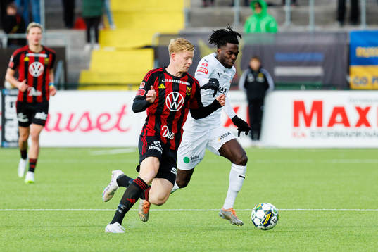 Östersunds Malcolm Stolt och Helsingborgs Benjamin Acquah