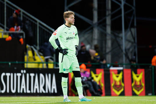 Helsingborgs målvakt Kalle Joelsson deppar