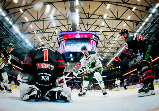 Örebros målvakt Jhonas Enroth, Färjestads David Tomasek
