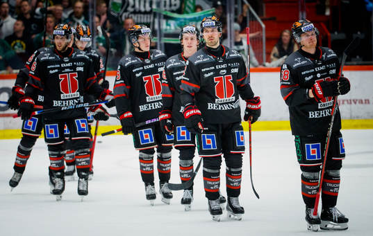 Örebros Rasmus Rissanen och Linus Arnesson deppar