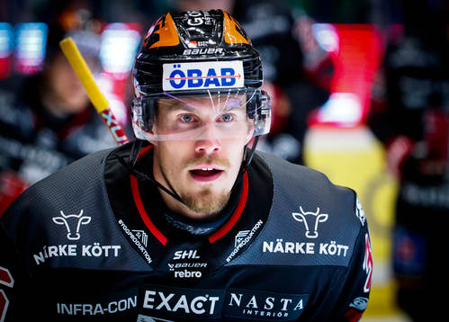 Örebros Emil Larsson gör 1-1 och jublar
