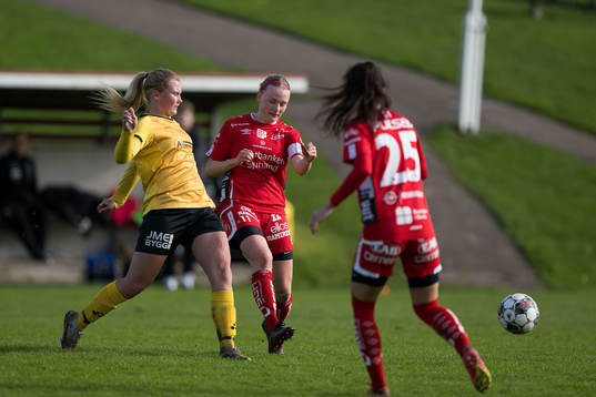 Skepplandas Amanda Westberg och Elfsborgs Leann Nyström