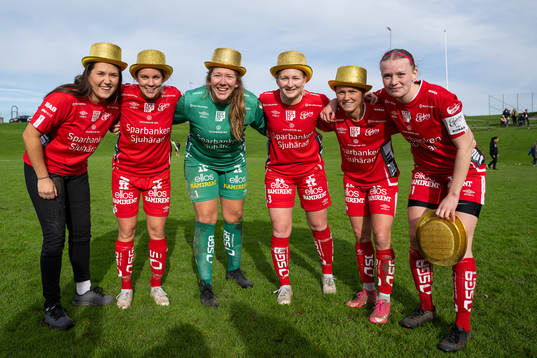 Elfsborgs spelare och ledare firar seriesegern