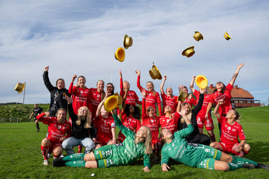 Bläddra bland fler bilder av Fotboll, Div 2 Nordvästra Götaland, Skepplanda - Elfsborg