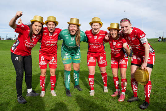Elfsborgs spelare och ledare firar seriesegern
