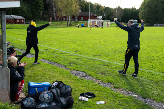 Elfsborgs tränare Ismet Tursic jublar