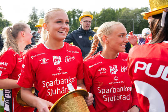 Elfsborgs spelare och ledare firar seriesegern