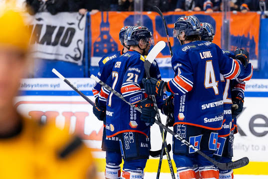 Växjös spelare jublar
