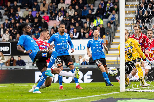 Halmstads Joseph Baffoe och Degerfors Seid Korac