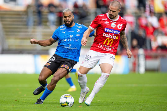 Halmstads Phil Ofosu-Ayeh och Degerfors Douglas Bergqvist