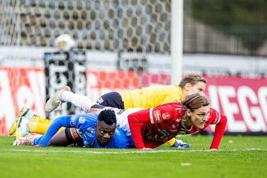 Halmstads Thomas Boakye och Degerfors Gustav Granath