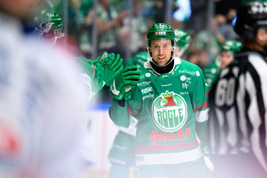 Rögles Michael Kapla jublar