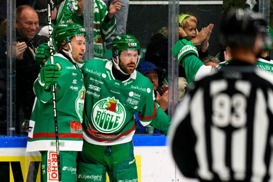 Rögles Michael Kapla och Riley Sheen  jublar