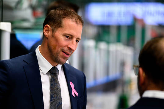 Rögles tränare Cam Abbott infr ishockeymatchen i SHL