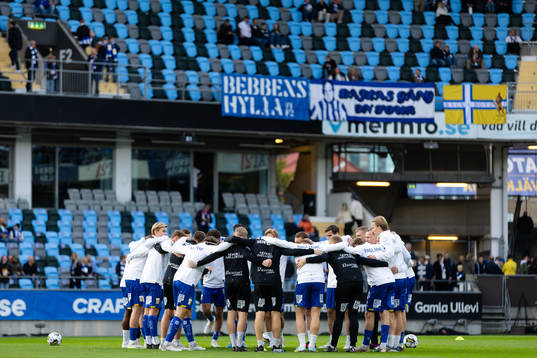 IFK Göteborgs spelare samlade innan fotbollsmatchen i