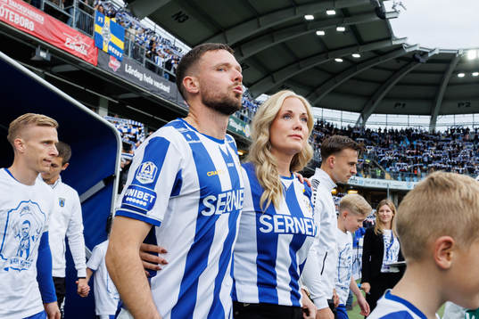 Marcus Berg med familj innan fotbollsmatchen i Allsvenskan