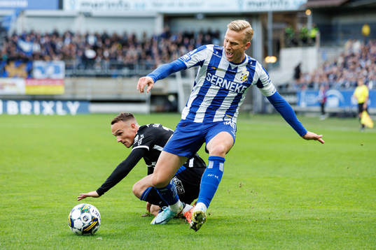 Sirius Aron Bjarnason och IFK Göteborgs Oscar Wendt
