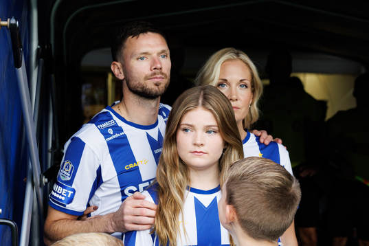 Marcus Berg med familj innan fotbollsmatchen i Allsvenskan