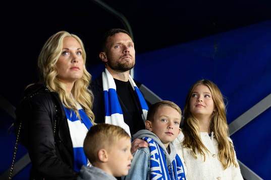IFK Göteborgs Marcus Berg med familj hyllas