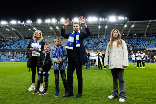 IFK Göteborgs Marcus Berg med familj hyllas