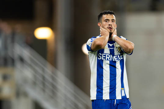 IFK Göteborgs Astrit Selmani deppar efteren miss
