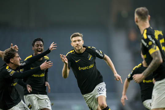 AIKs Anton Salétros jublar