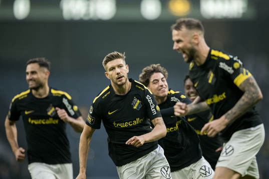 AIKs Anton Salétros jublar