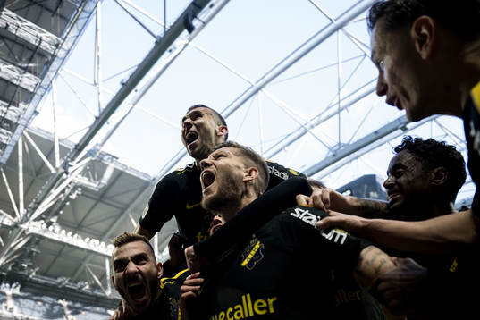 AIKs Anton Salétros jublar