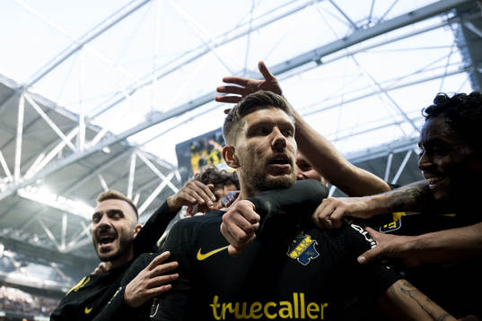 AIKs Anton Salétros jublar