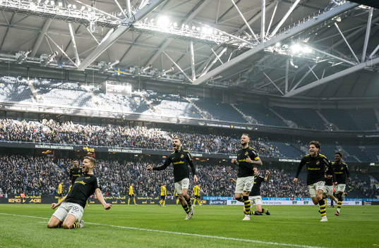 AIKs Anton Salétros jublar