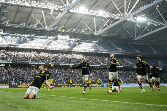 AIKs Anton Salétros jublar