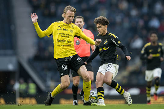 Mjällbys Alexander Johansson och AIKs Taha Ayari