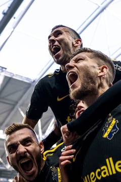 AIKs Anton Salétros jublar