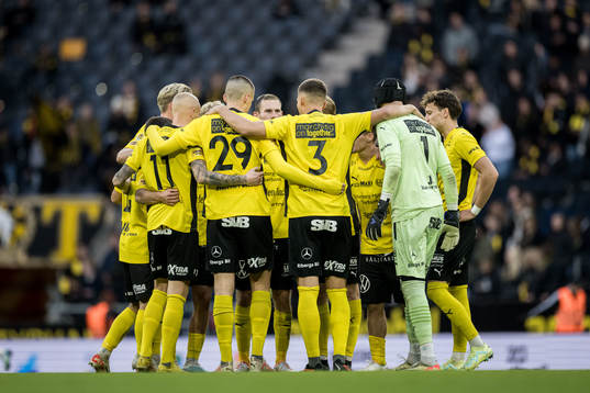 Mjällbys spelare samlas